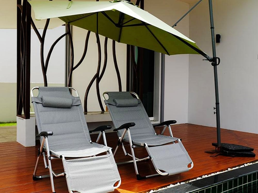 Jira Pool Villa 25/67