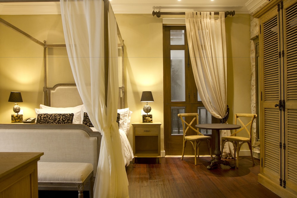Bastion Luxury Hotel 33/75