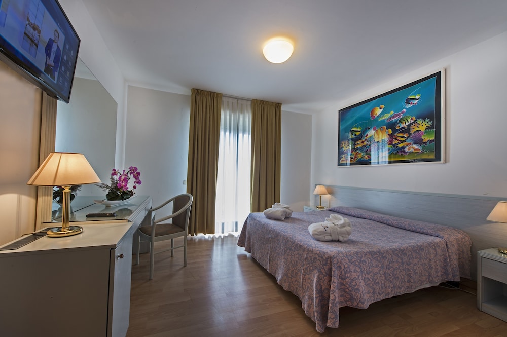 HOTEL MERIDIANUS 16/50
