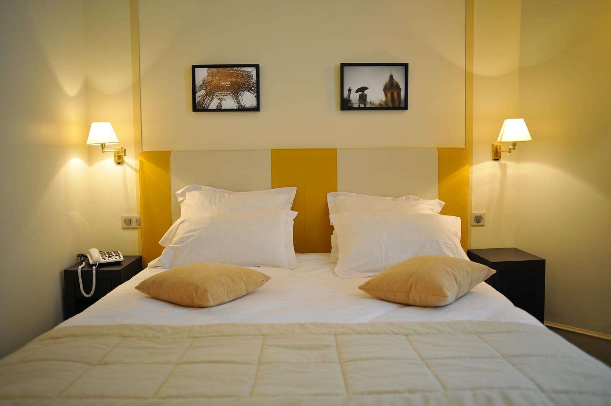 ROOM, SINGLE