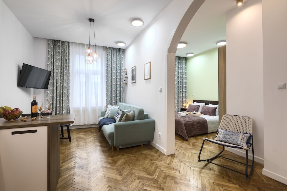 Platinum Aparthotel 48/73