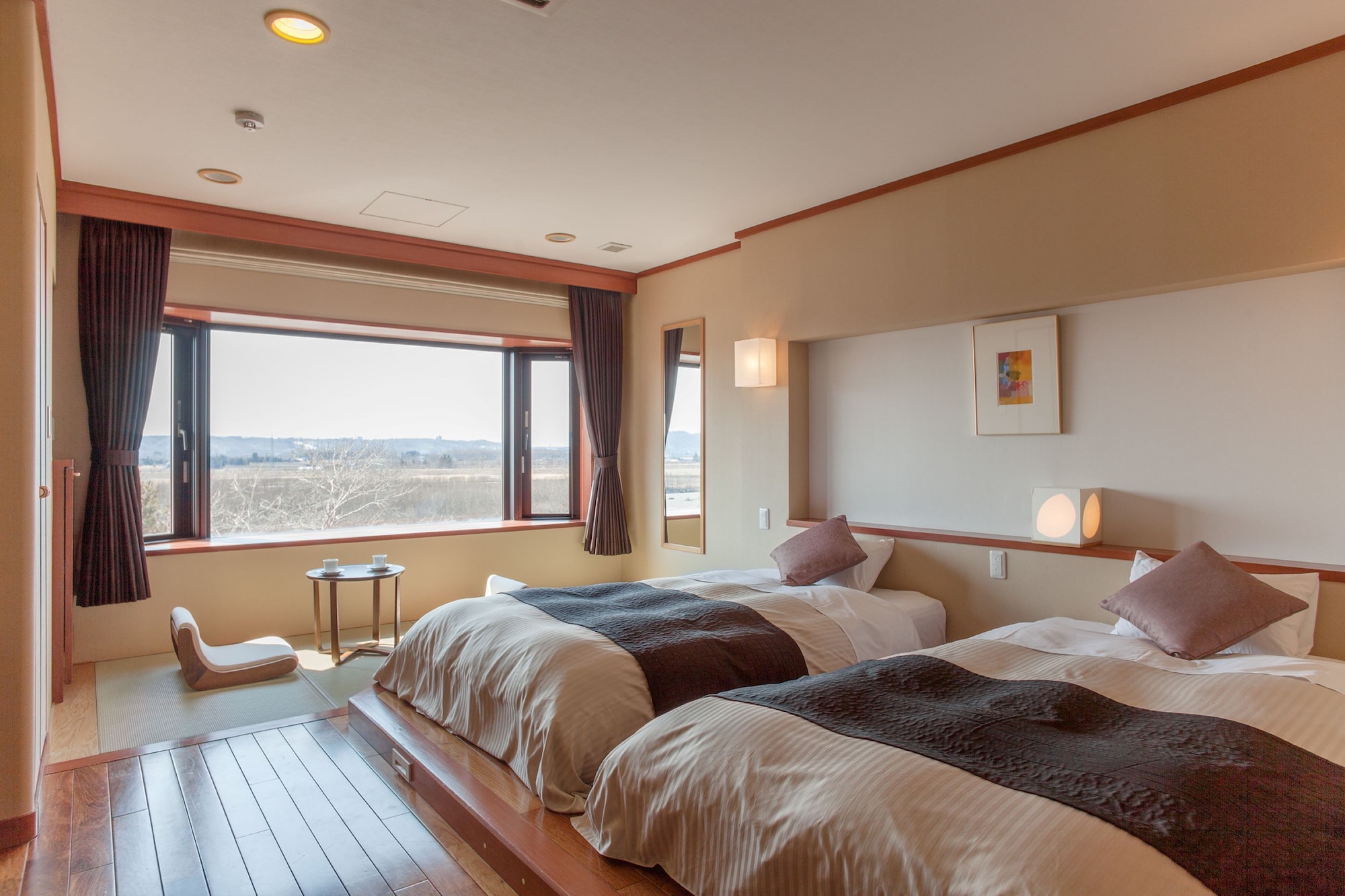 Connecting, Modern, 2 Futon Beds, Riverside, with View Floor