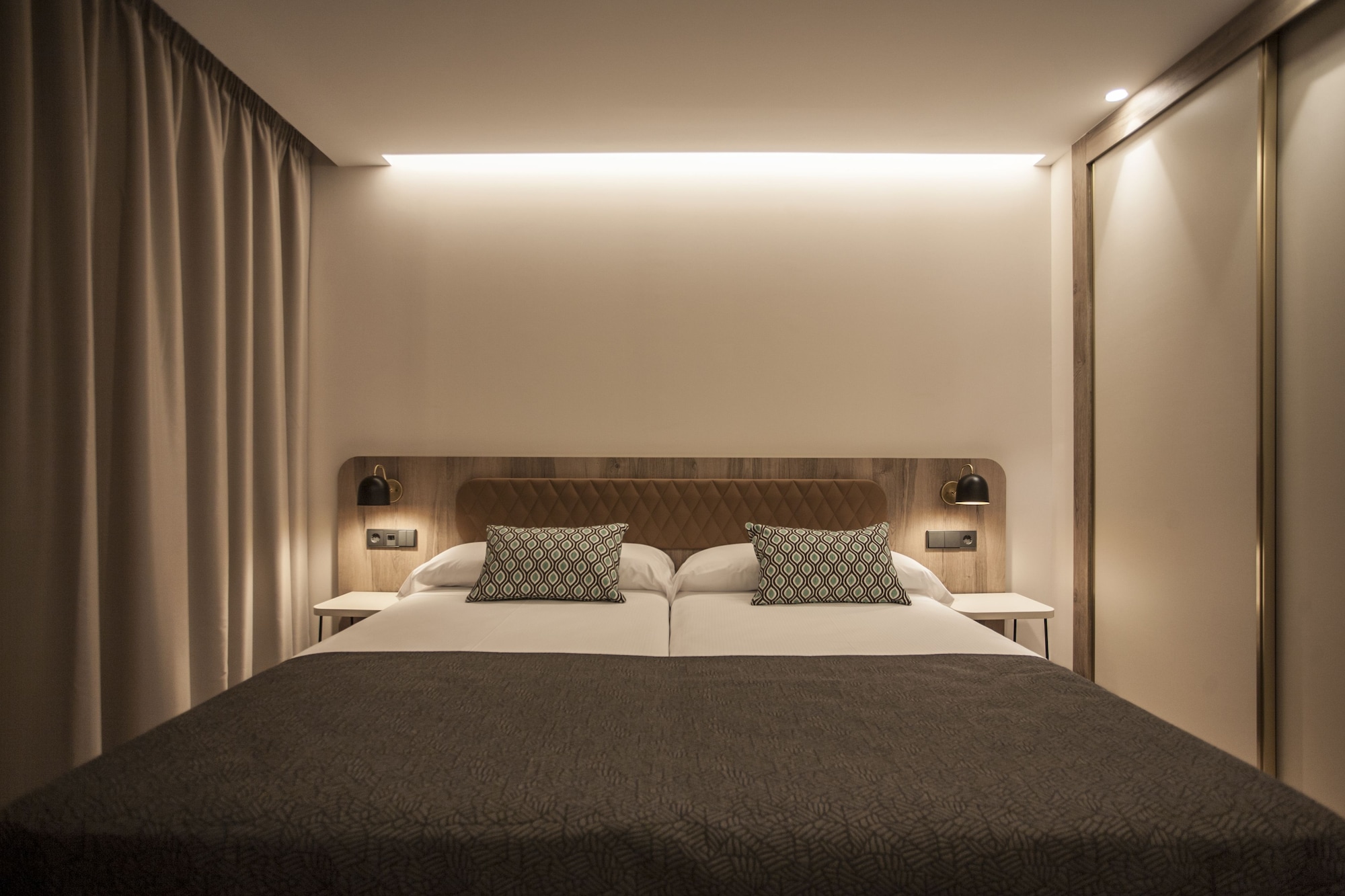 ROOM, DOUBLE BED, POOL VIEW, BALCONY