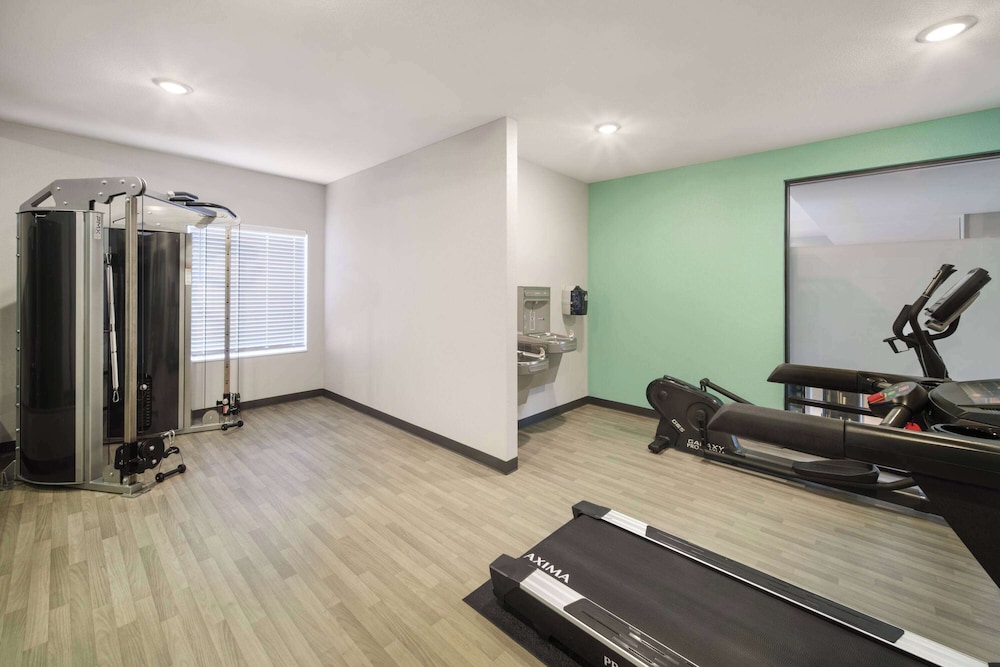 ECHO Suites Extended Stay by Wyndham Johnson City Medical CR 50/69