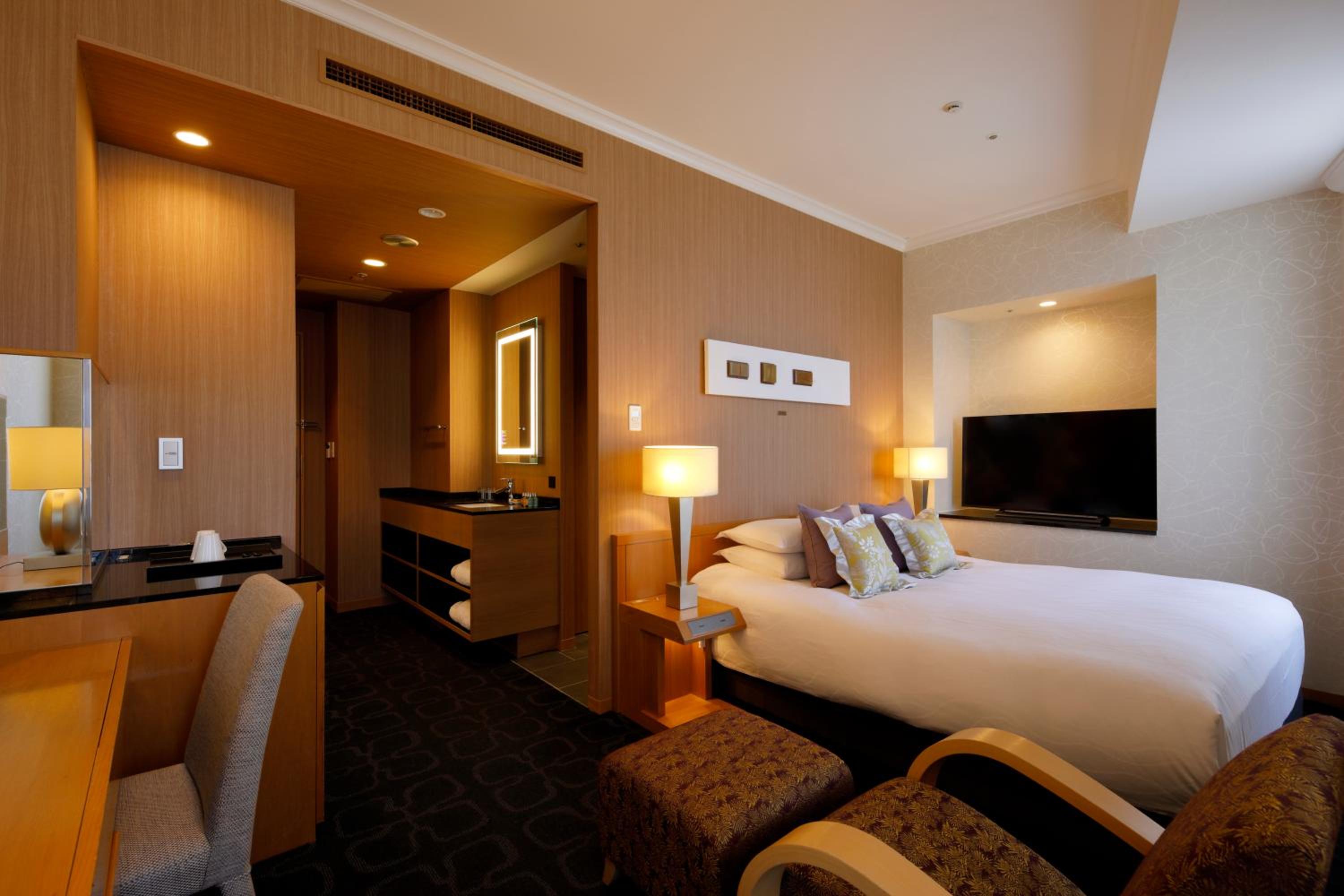 Room, Queen Bed, Luxury Floor