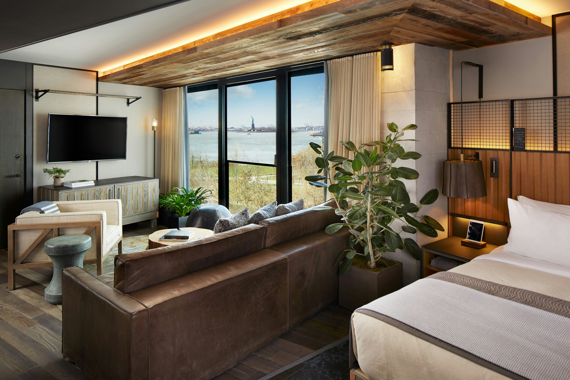 Liberty, Studio, Suite