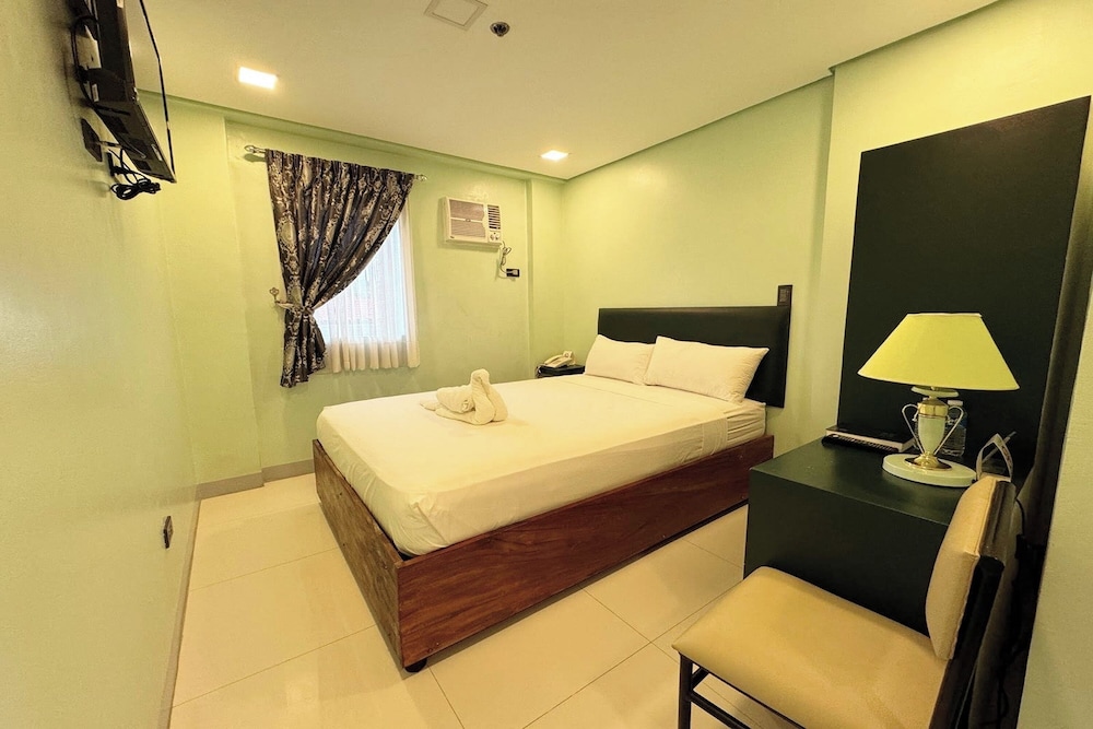 Belltower CSheLi Suites Bantay - Vigan by ZUZU 65/83