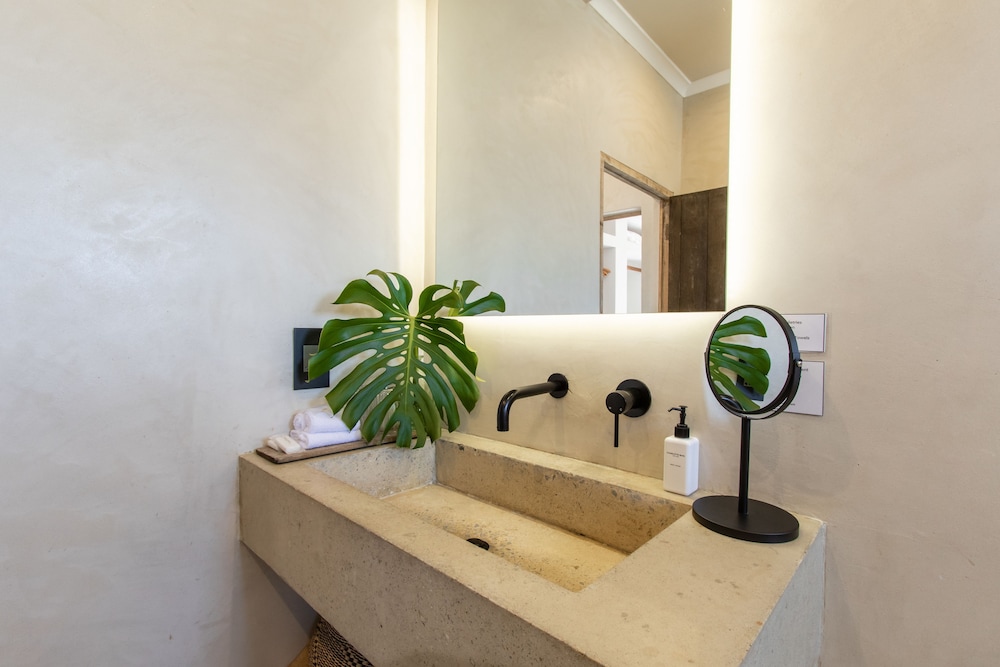 Auberge Burgundy Guest House Hermanus 8/43