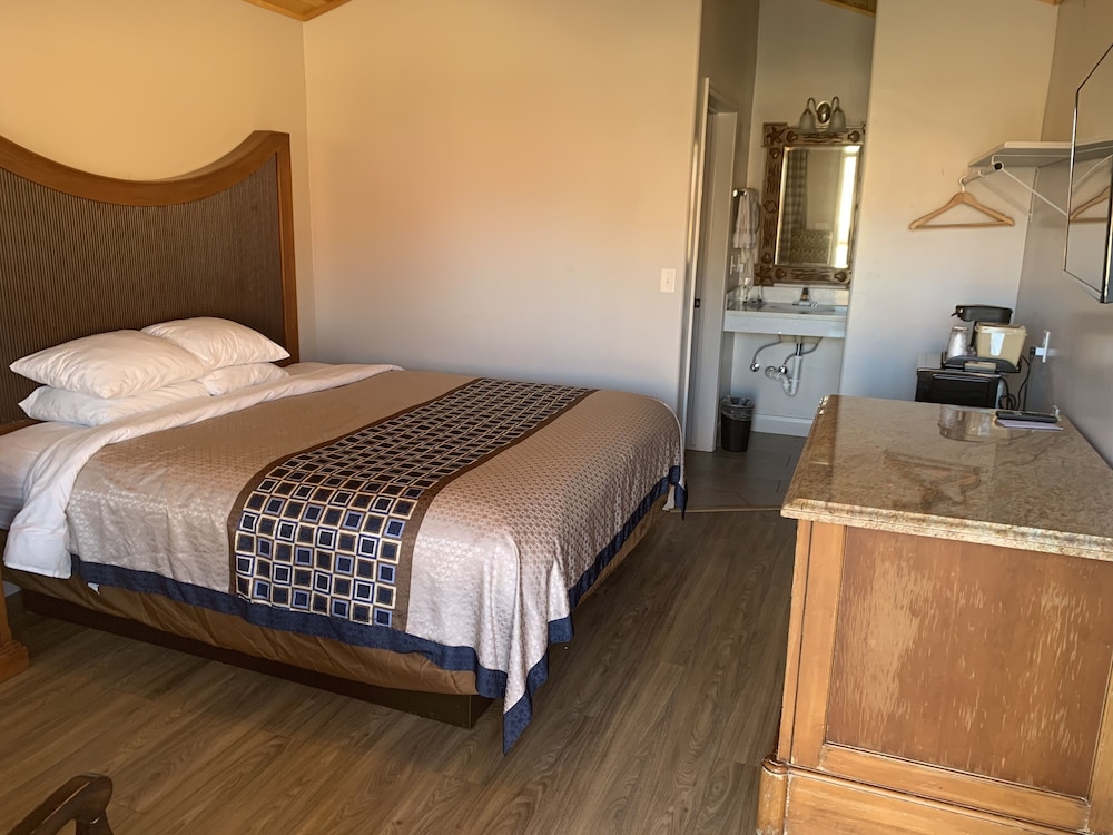 Deluxe, Cabin, King Bed, Accessible