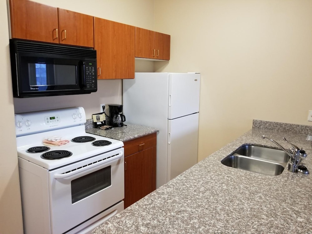 Grand View Inn And Suites 65/65