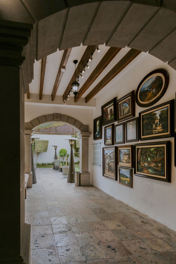Dos Patios Queretaro Curamoria Collection 18/38