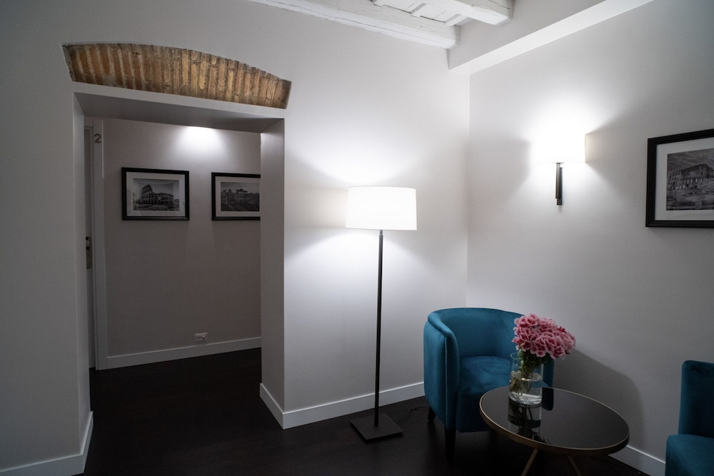 Kame Hall Luxury Rooms 27/31
