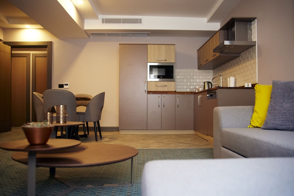 Tophane Suites 18/39