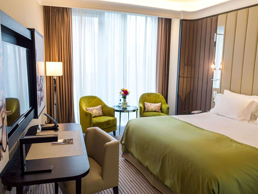 Sofitel Frankfurt Opera 12/75