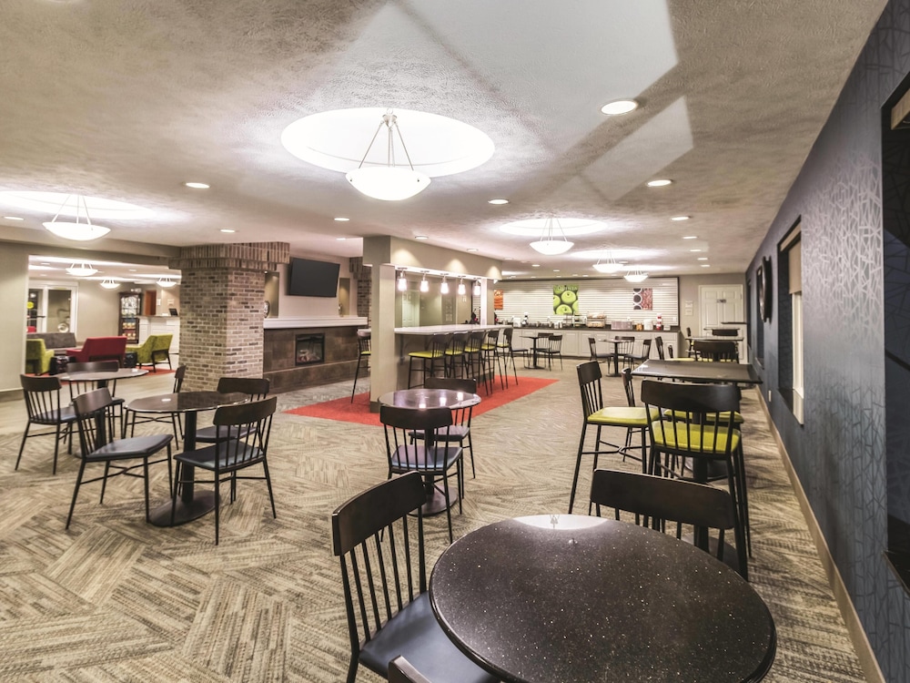 La Quinta Inn & Suites by Wyndham Fargo-Medical Center 47/60