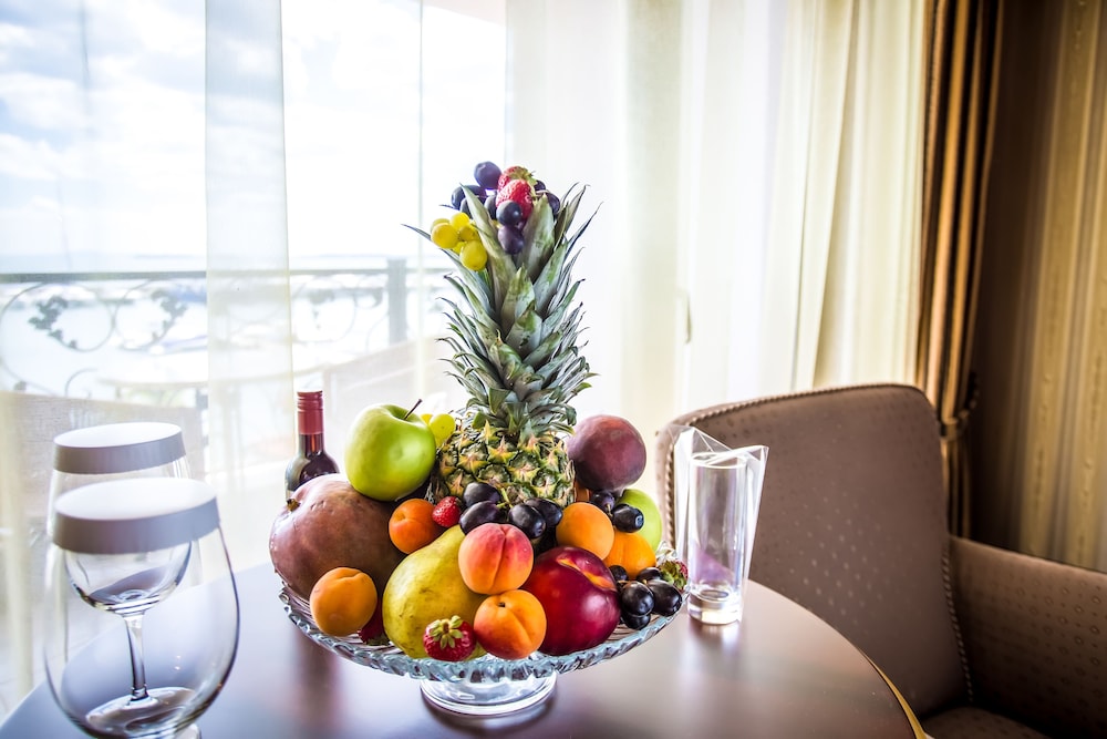 Palace-Marina Dinevi Hotel 34/44