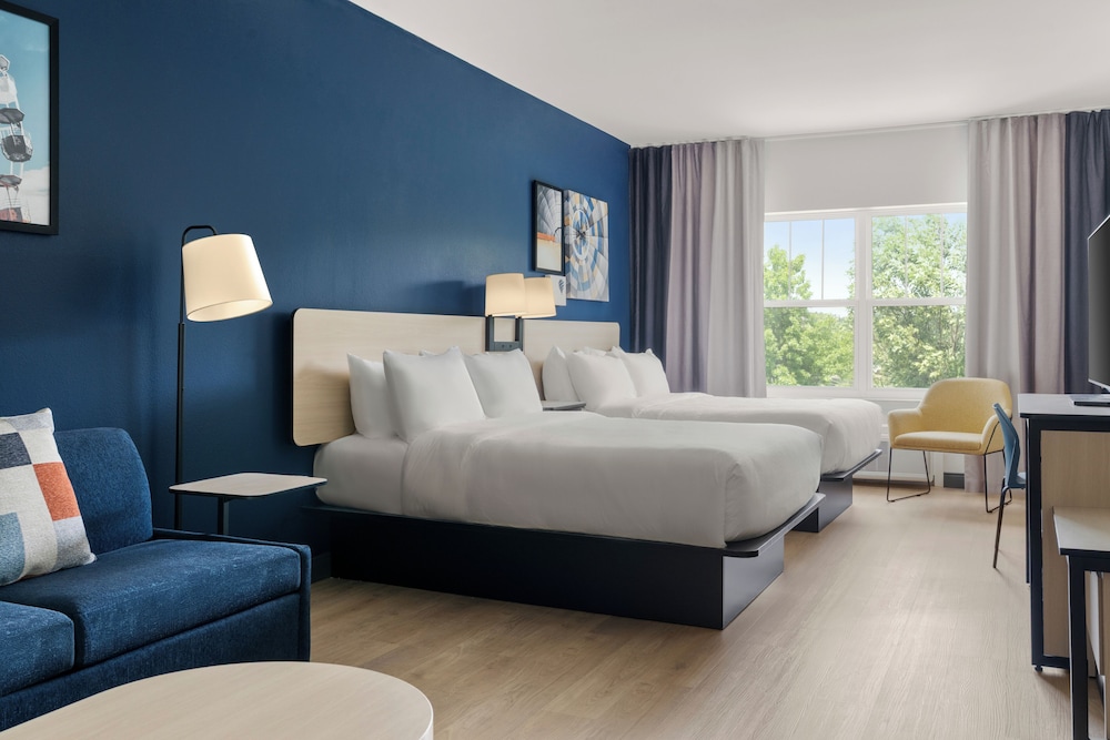 Room, 2 Queen Beds, Sofa