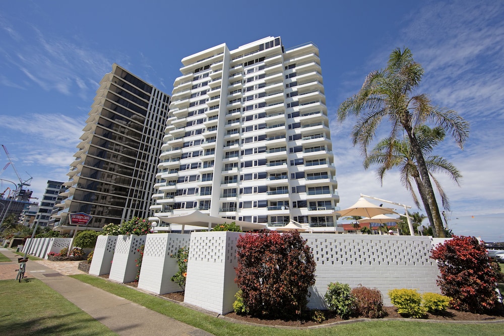 Southern Cross Apartments 2/70