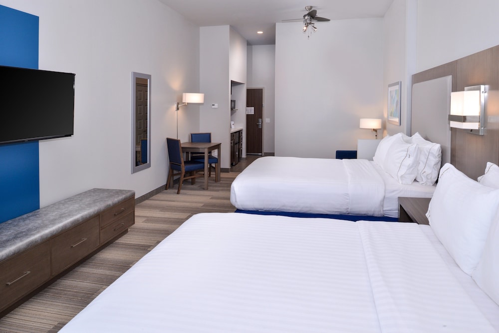 Holiday Inn Express Suites Houston E Pasadena 14/62