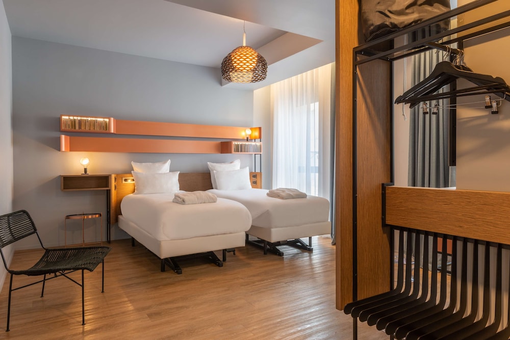 Golden Tulip Saint Malo 33/74