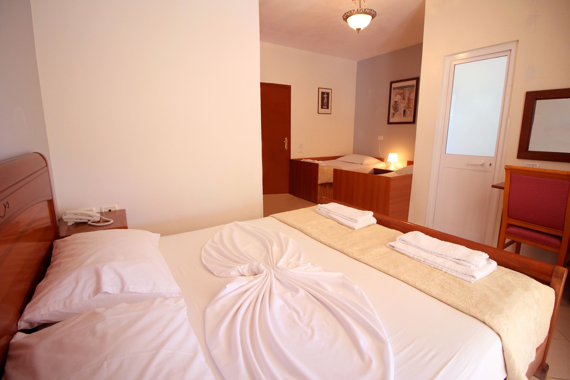 Classic, Triple, 1 Queen and 1 Single Bed