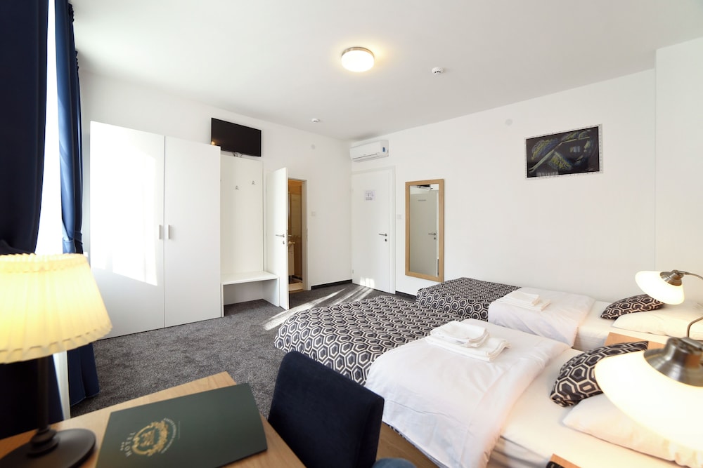 STANDARD, TWIN BEDS