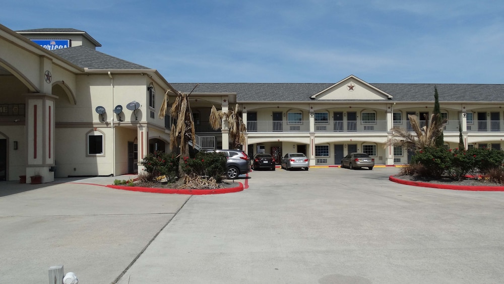 Motel6 Houston, TX - Willowbrook Mall photo1