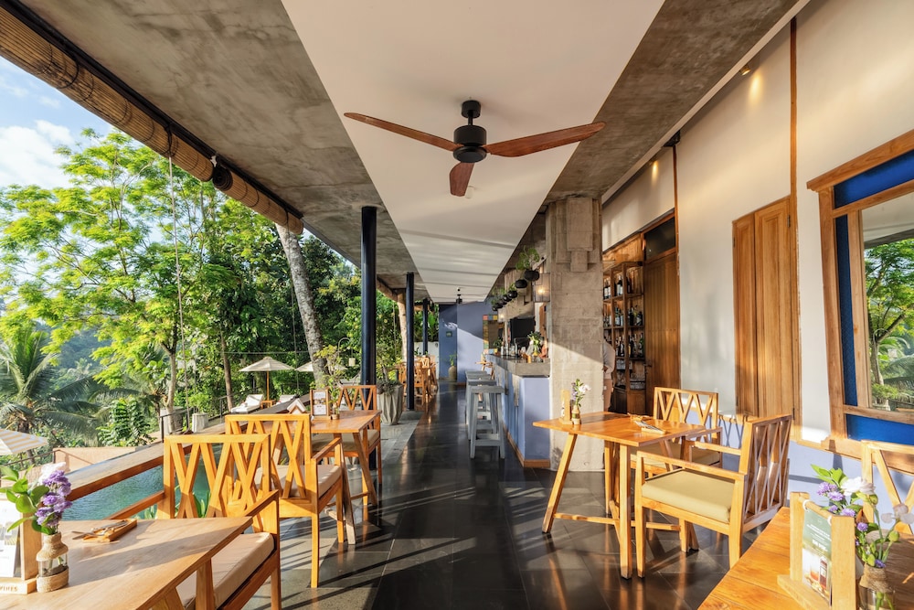 Amora Ubud Boutique Villas 34/48