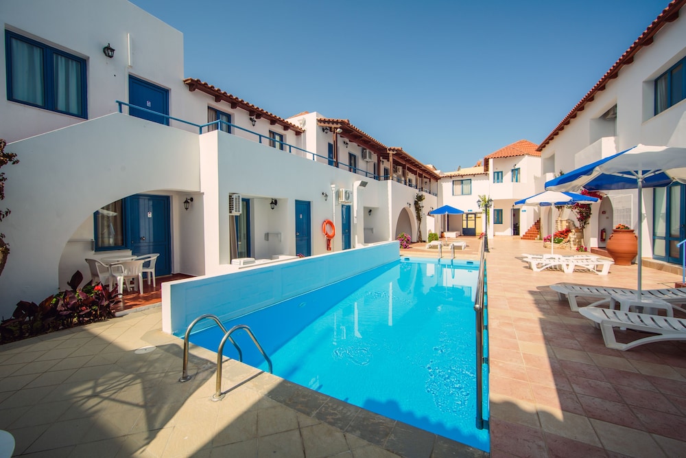 Iliana Hotel 23/26