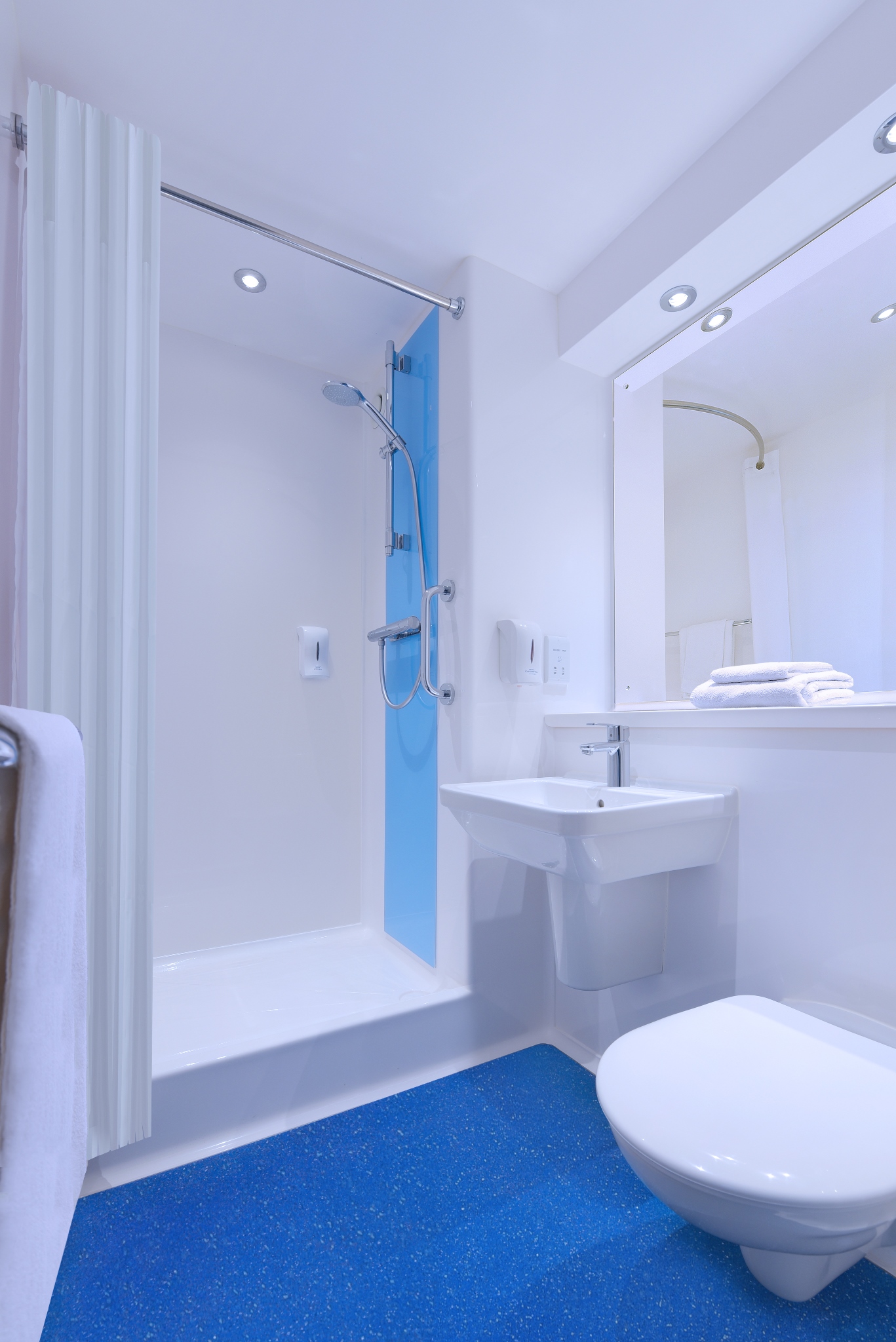 Travelodge Cardiff Central Queen Street 22/23