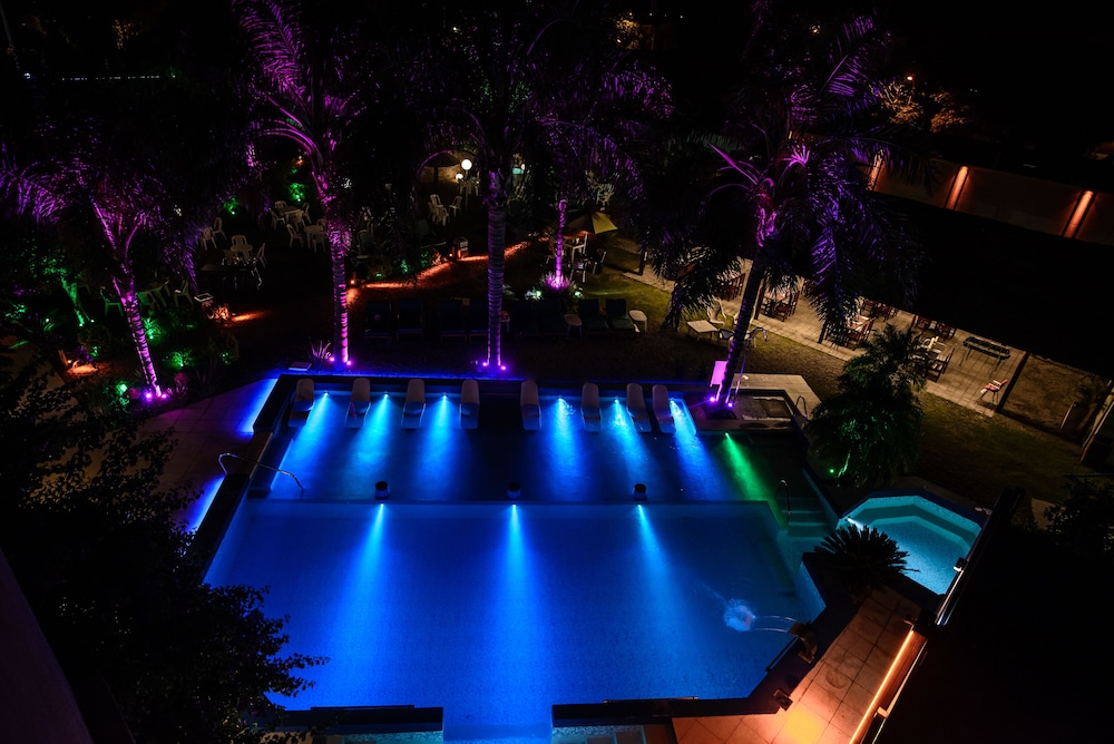 Hotel Emperatriz 49/72