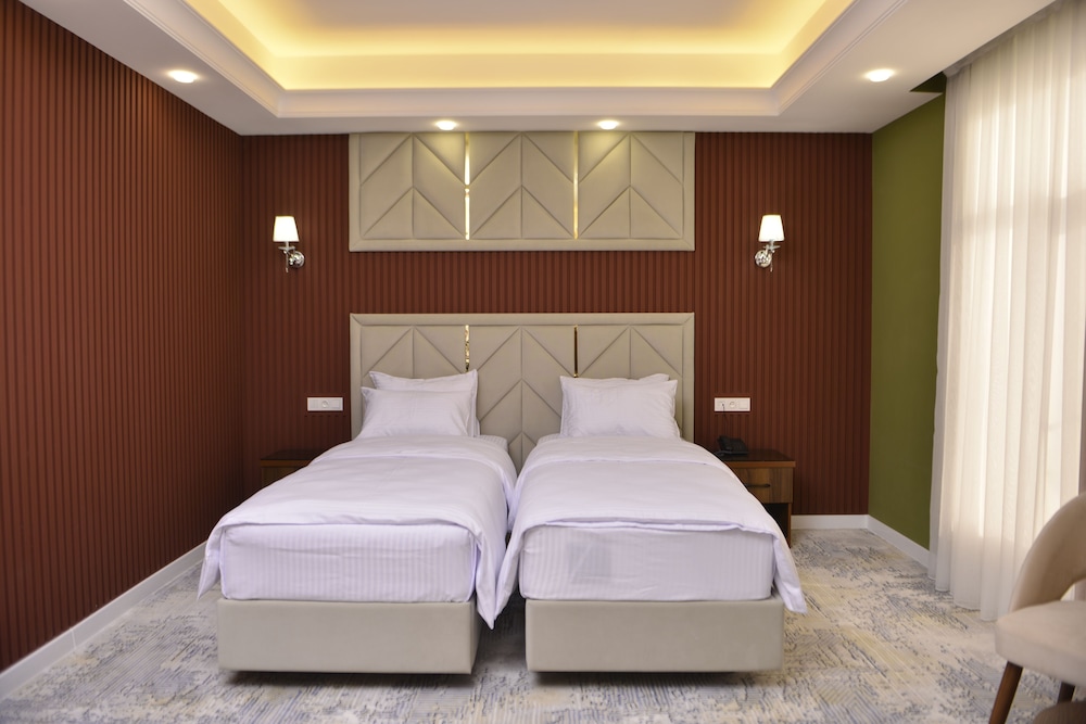Siab Hotel 10/50