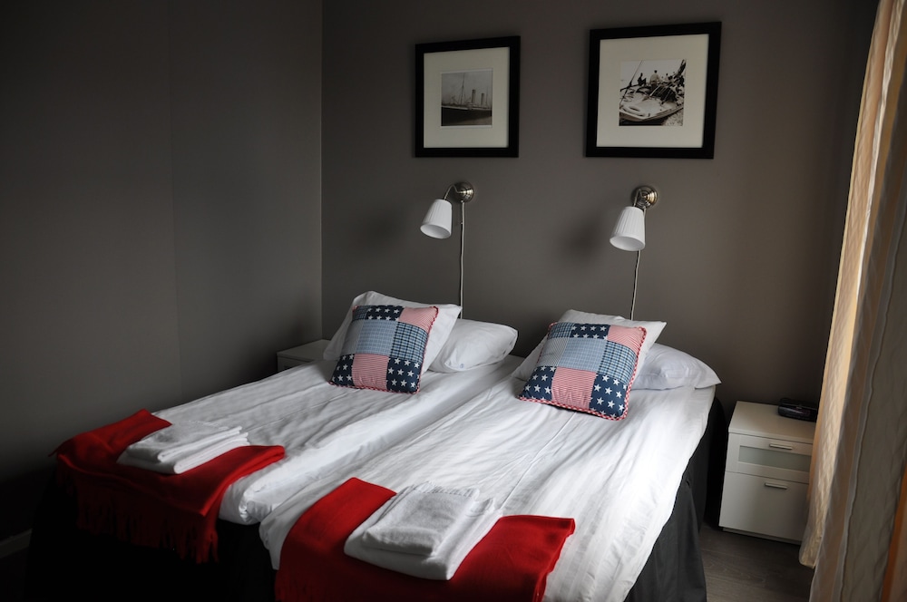 Strand Hotell 10/33
