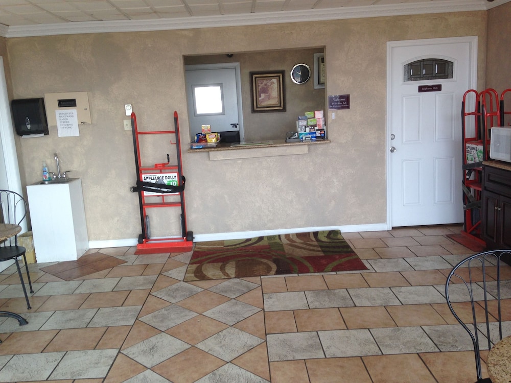 Super 8 by Wyndham Hazleton 5/33
