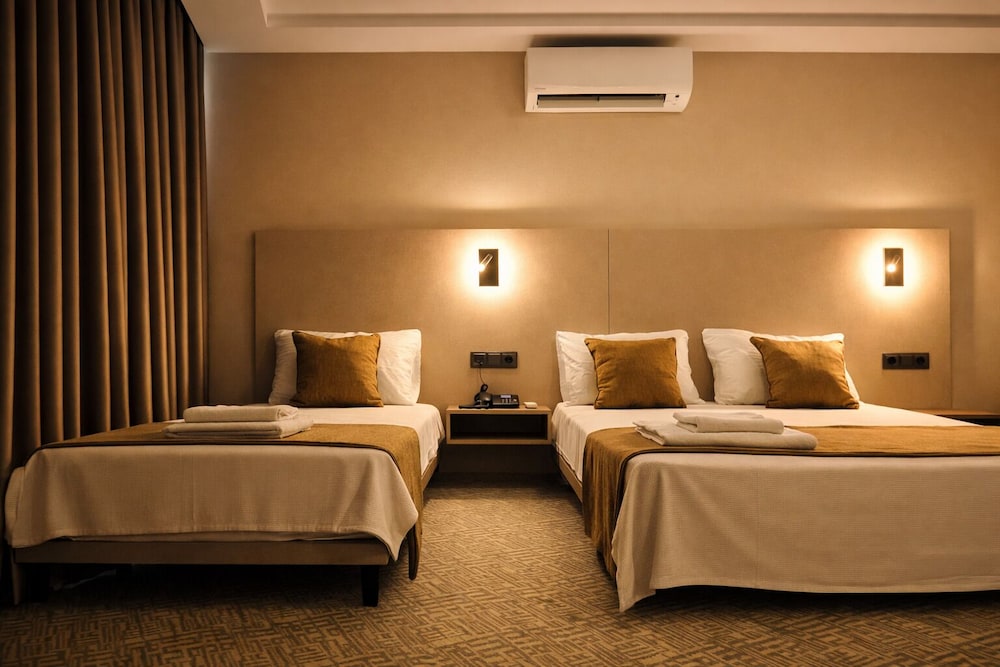 Bonnie City Hotel 11/50