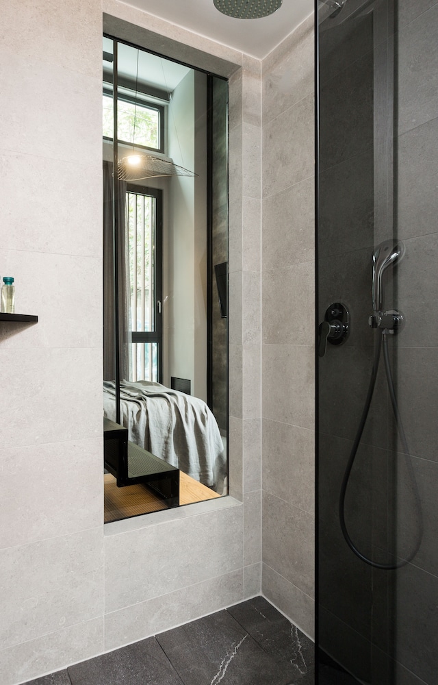 11 Enteka Acropolis Suites 48/50