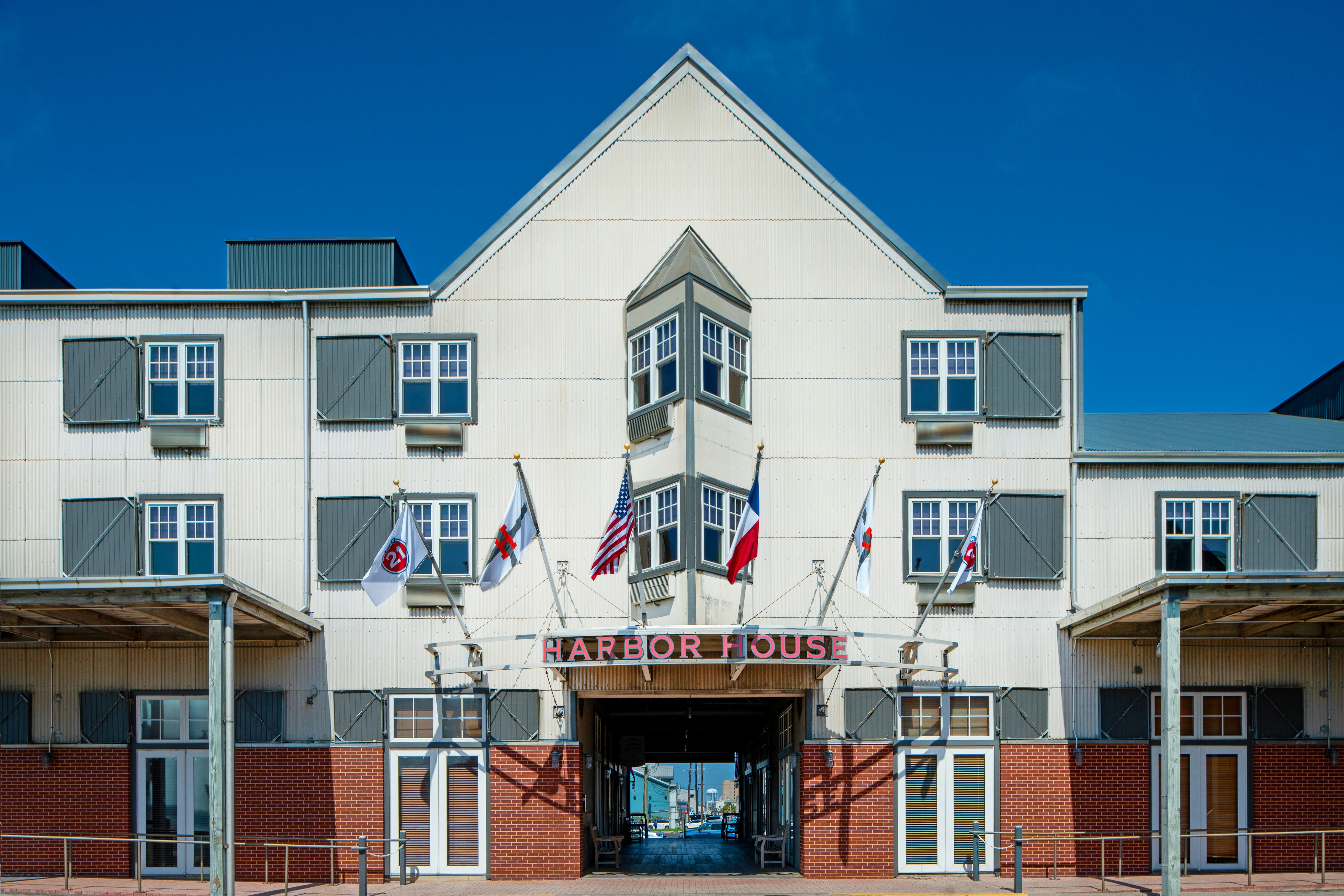 Harbor House Hotel and Marina at Pier 21 1/11