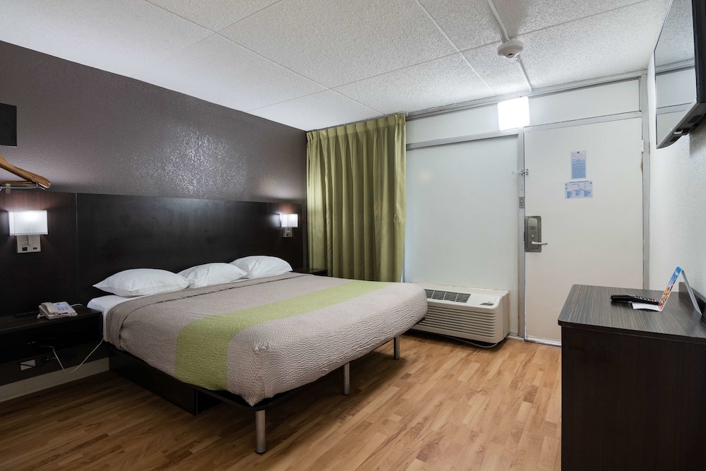 Motel6 Columbus, GA - Downtown 32/52