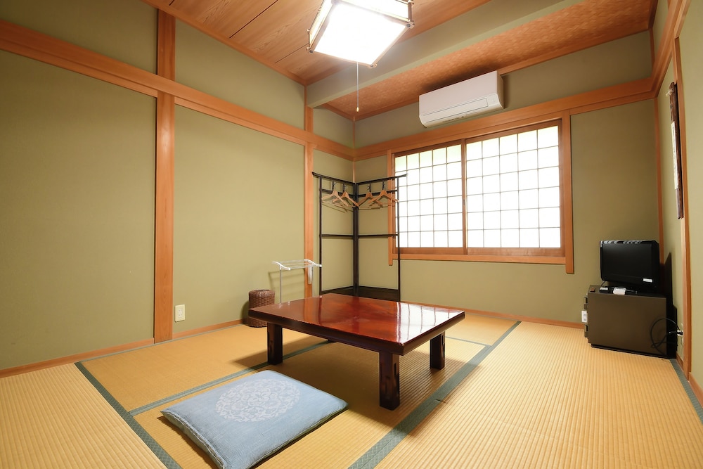 غرفة اقتصادية بفرشتي فوتون، Koyasan Shukubo Komyoin 2/4