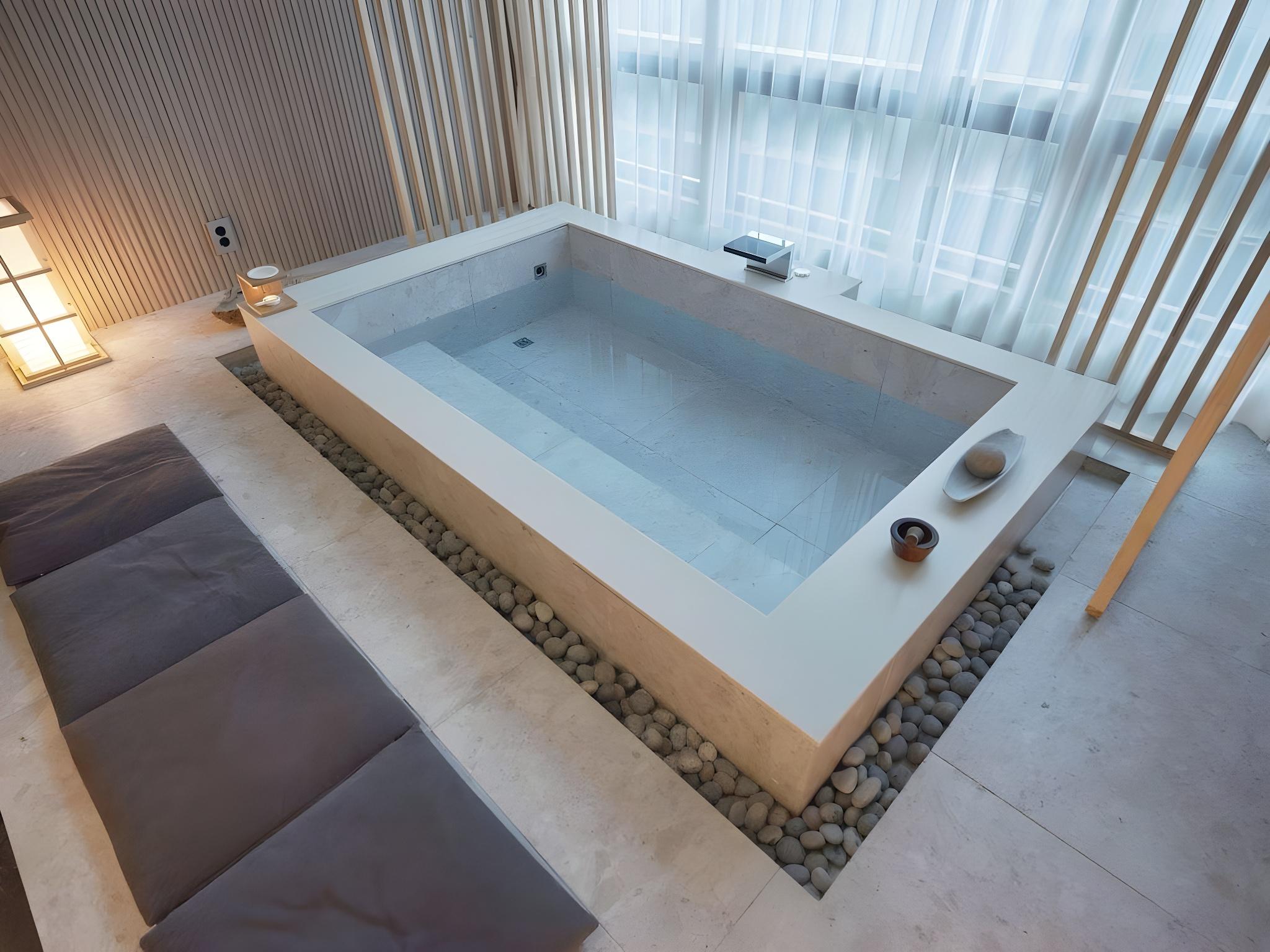 UH Suite The Myeongdong 34/52