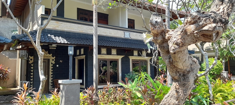 Puri Bali Lovina 4/50