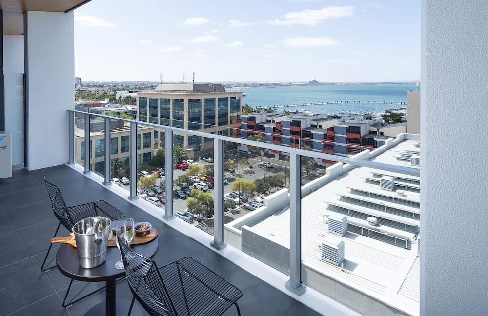Oaks R Suites Geelong 3/50