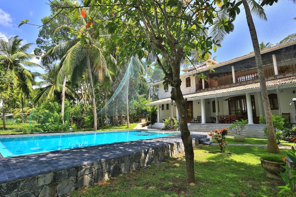 Amara Villa 40/47