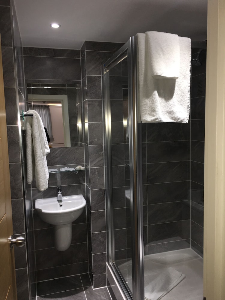 Queens Park Hotel 26/60