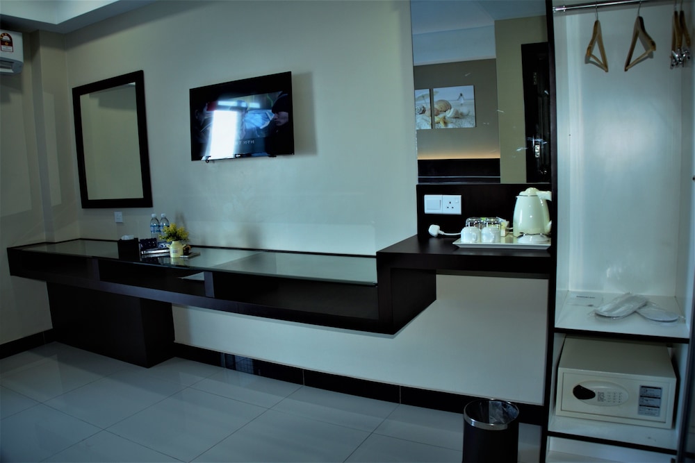 Wave View Hotel 9/53