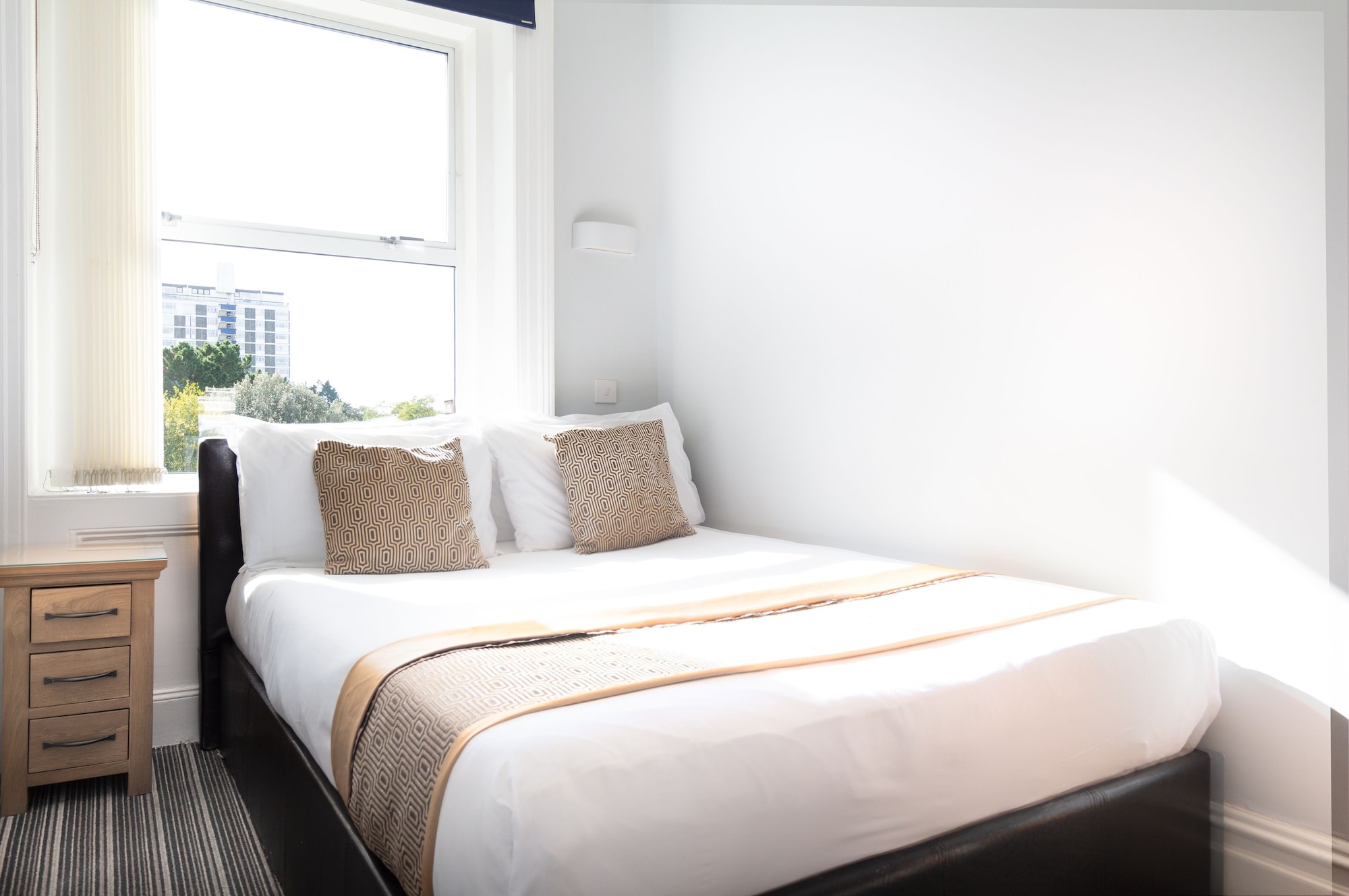 BASIC, DOUBLE BED, SMALL