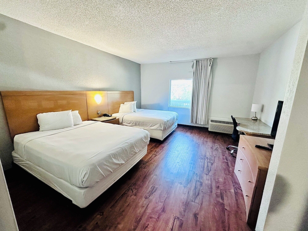 جناح بسريرين كوين، Studio 6 Extended Stay - Savannah, GA - Gateway & I-95 2/5