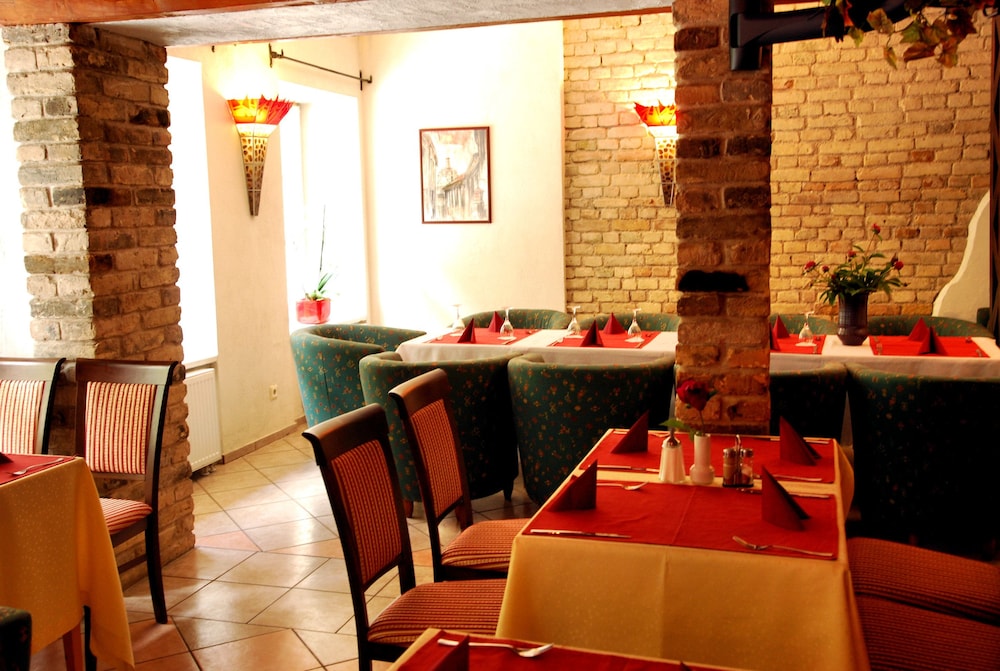 City Gate Hotel 34/49