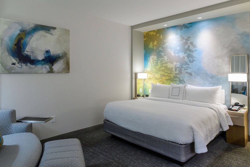 Courtyard By Marriott Lake Jackson 12/58