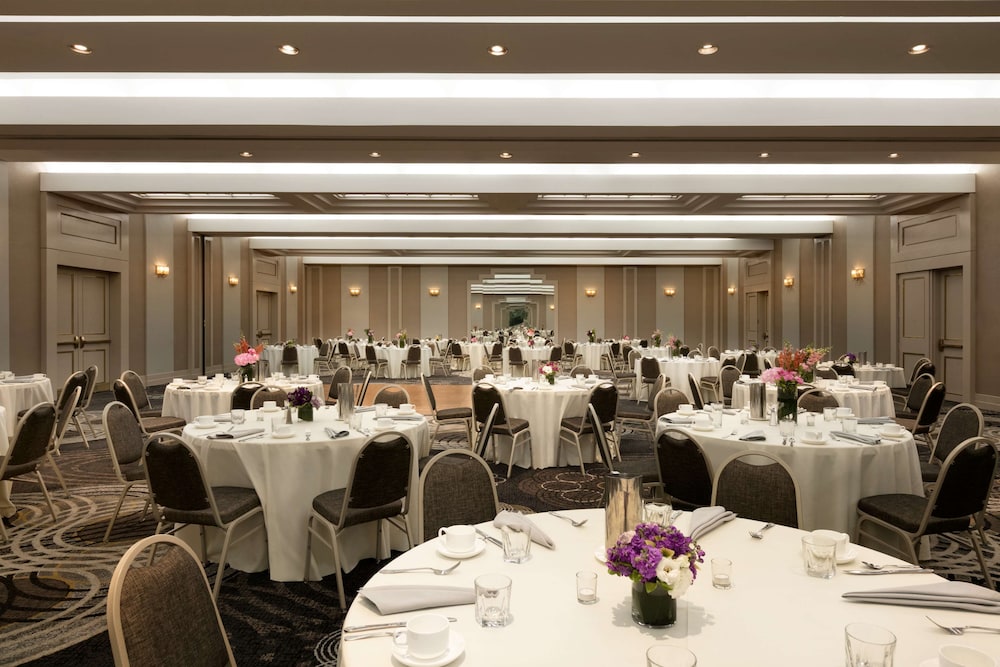 DoubleTree by Hilton New York LaGuardia Airport 37/54